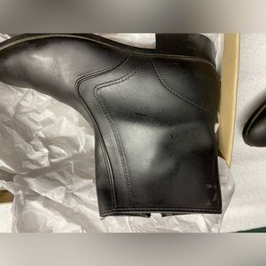 Men shoes in 10.5